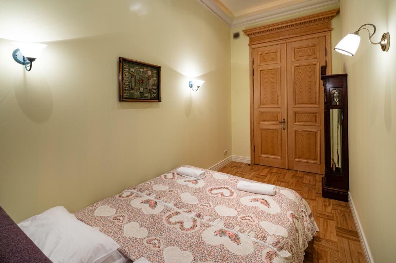 Old Riga 2 Bedroom Vecpilsetas Street Apartment Exterior photo