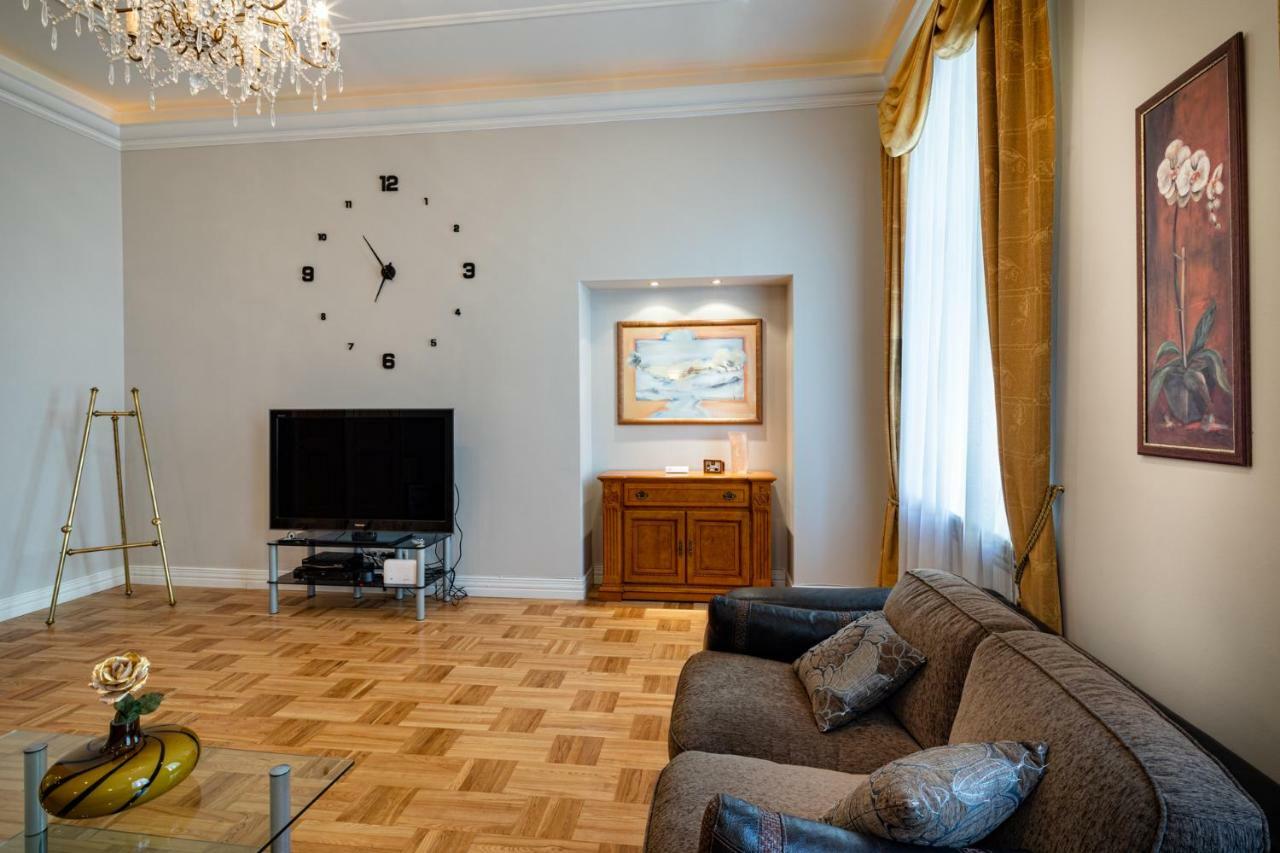 Old Riga 2 Bedroom Vecpilsetas Street Apartment Exterior photo